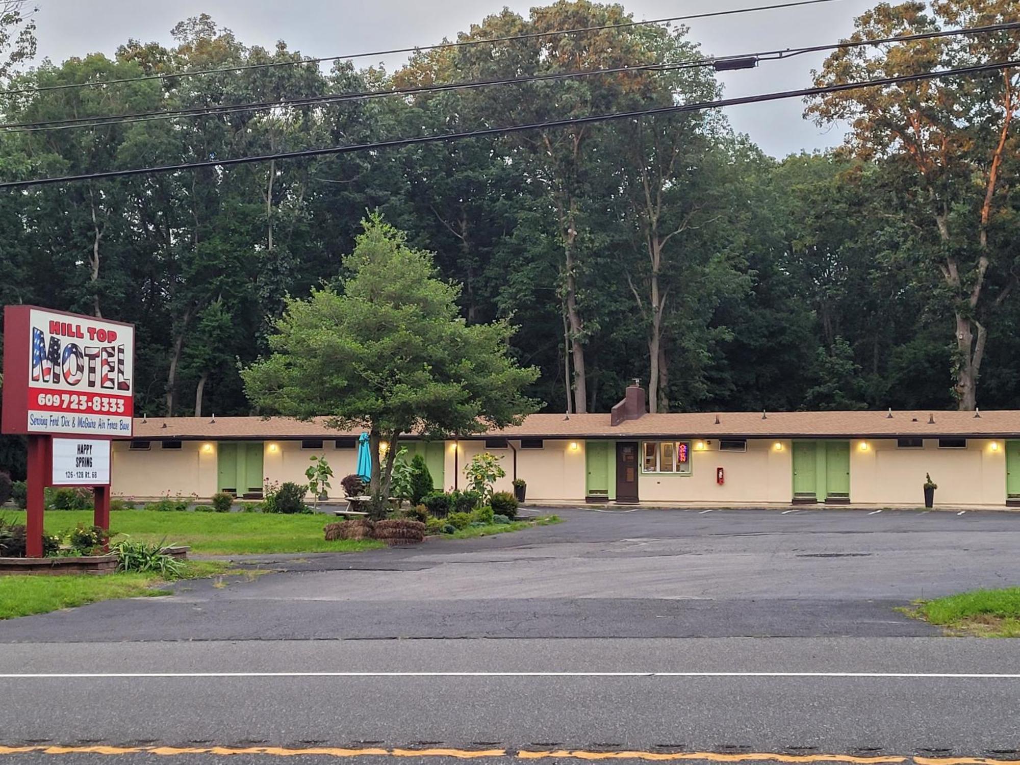 Hill Top Motel Wrightstown Екстериор снимка